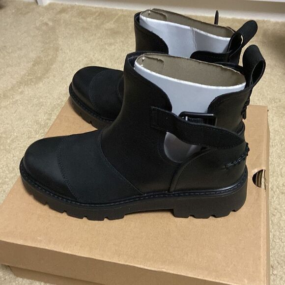 BRAND NEW *** UGG stockton booties - Picture 7 of 8